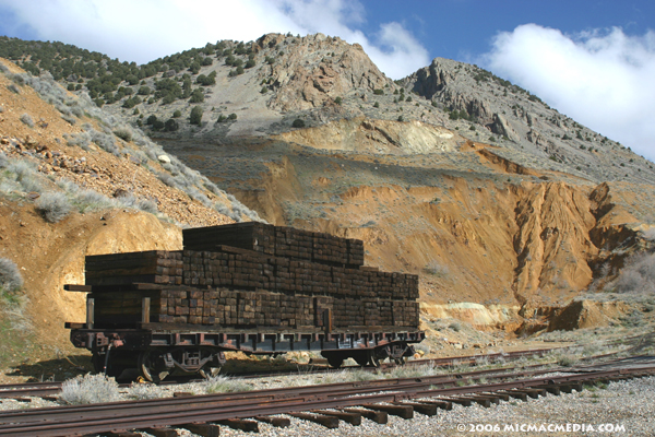 Nugget #68 D Flatcar railroad ties copy